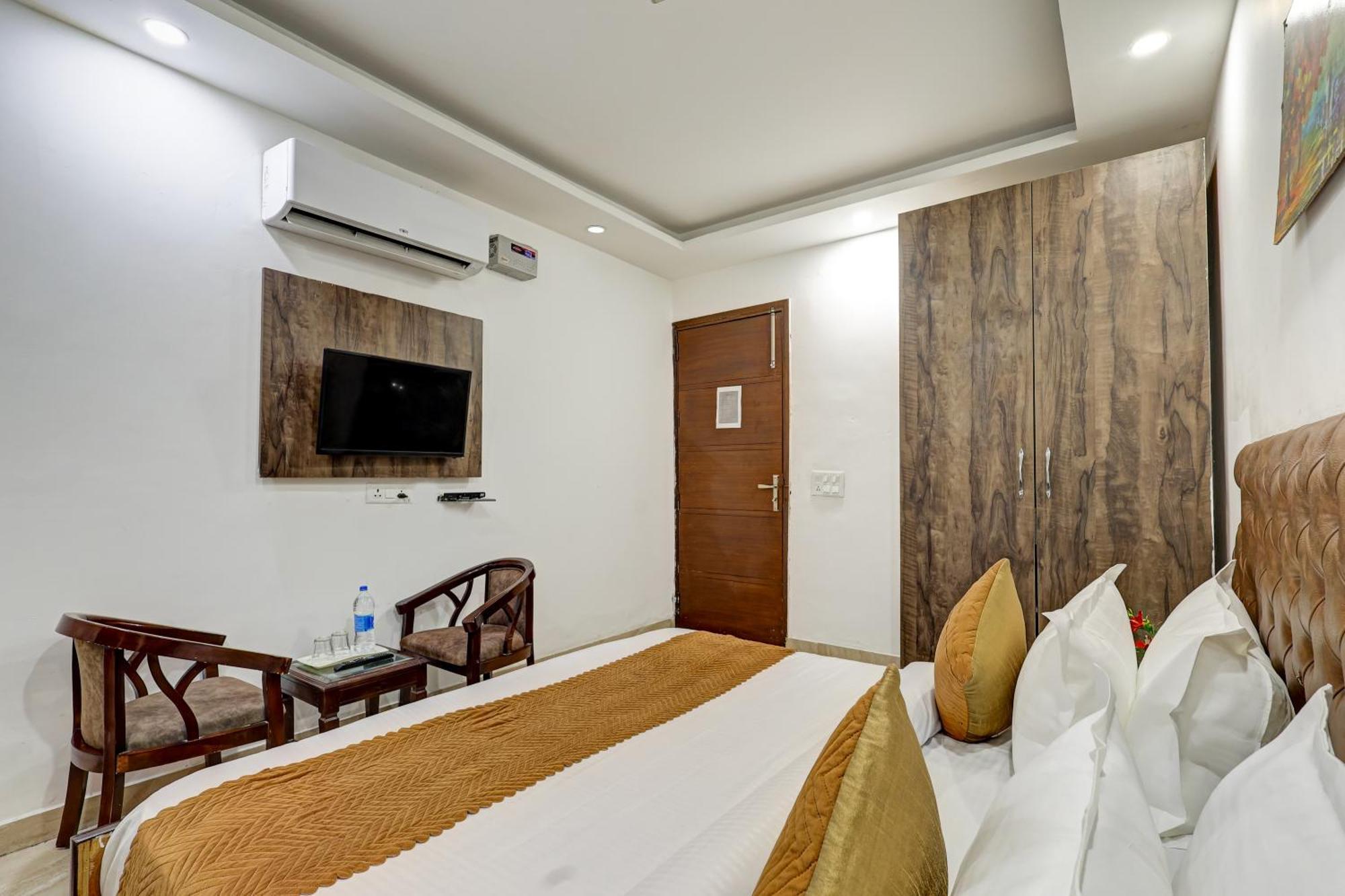 Aron By The Premium Couette-café New Delhi